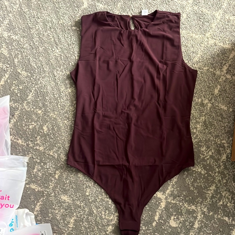 Parade Sleeveless Bodysuit size large in Dulce Coco